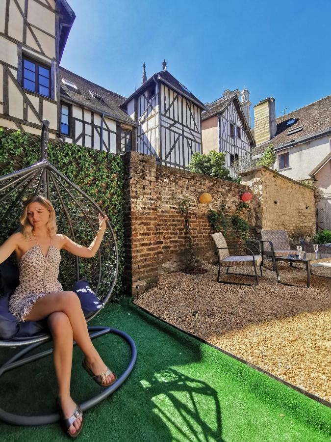 Le Spa De La Cathedrale - Jacuzzi - Sauna - Champagne - Netflix - Wifi Troyes Luaran gambar