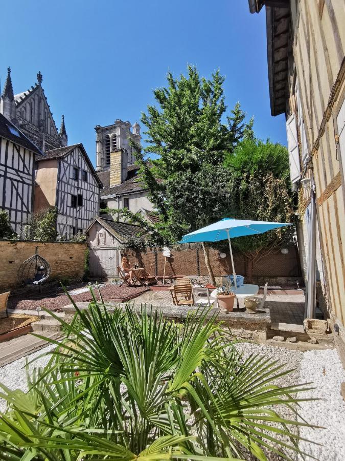 Le Spa De La Cathedrale - Jacuzzi - Sauna - Champagne - Netflix - Wifi Troyes Luaran gambar