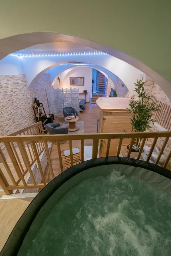 Le Spa De La Cathedrale - Jacuzzi - Sauna - Champagne - Netflix - Wifi Troyes Luaran gambar