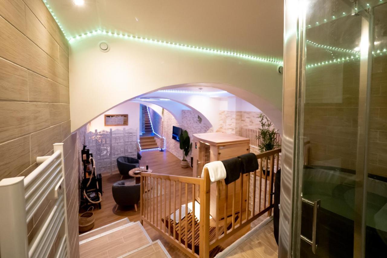 Le Spa De La Cathedrale - Jacuzzi - Sauna - Champagne - Netflix - Wifi Troyes Luaran gambar