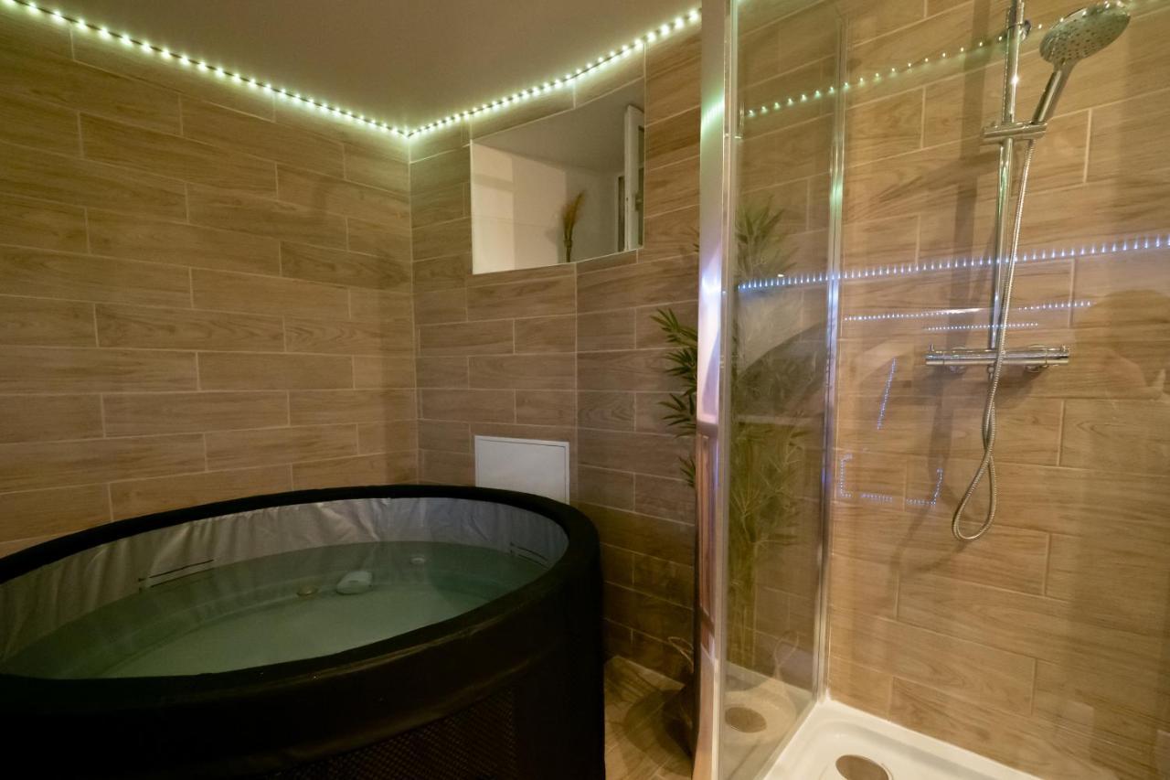 Le Spa De La Cathedrale - Jacuzzi - Sauna - Champagne - Netflix - Wifi Troyes Luaran gambar