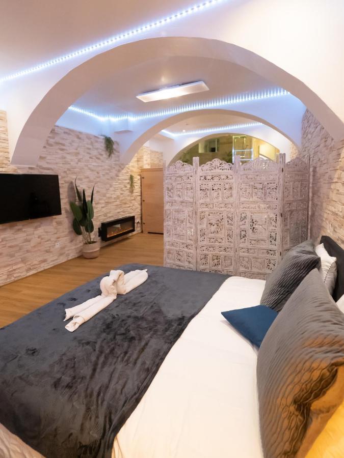 Le Spa De La Cathedrale - Jacuzzi - Sauna - Champagne - Netflix - Wifi Troyes Luaran gambar